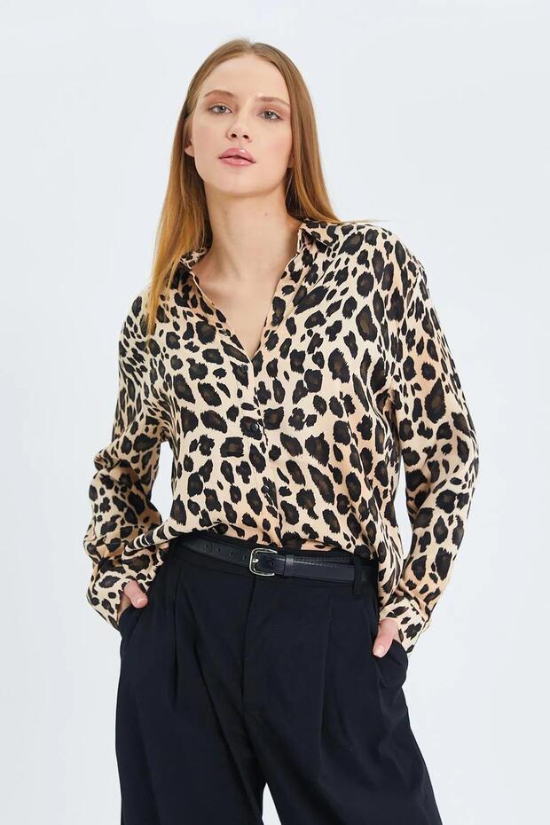 4106 Leopard Pattern Satin Shirt Beige