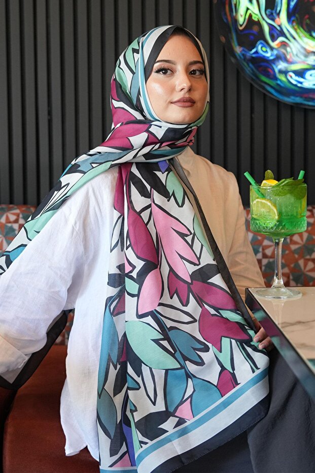 شال قطني ناعم باللون الأخضر بنمط أوراق الشجر - 3