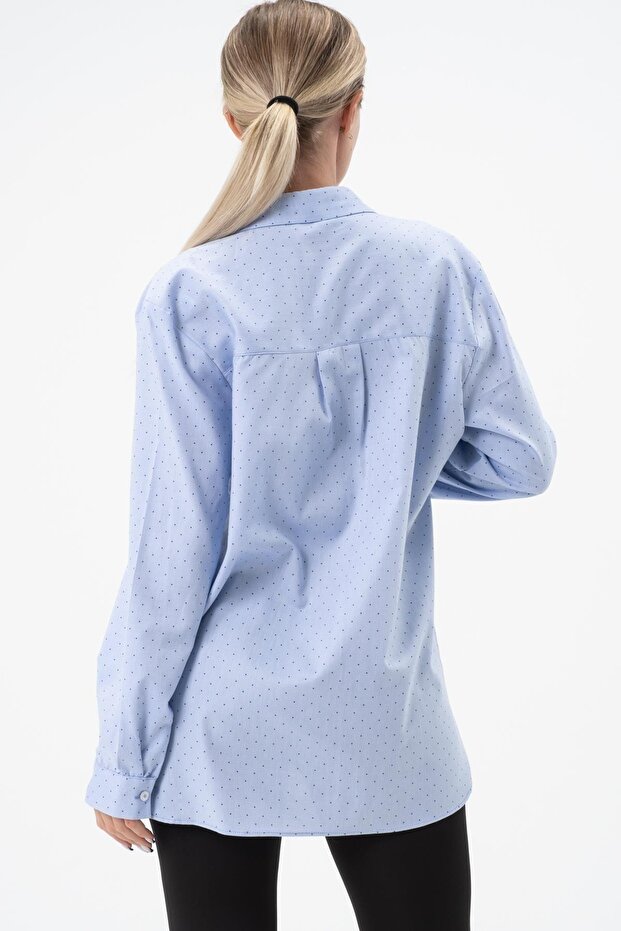 قميص نسائي منقوش بلون سادة - 4