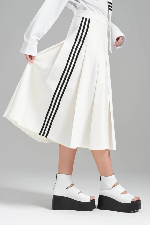 Women's Two Piece Special Design Tie and Pleated Skirt