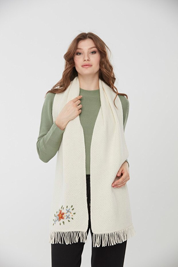 Eșarfă de lână brodata de damă - 4