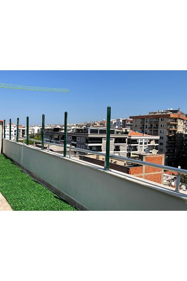 🟩 1 Metre Yüksekliğinde Çim Çit + Panel Ayak Seti (10 Metre Uzunluk - 3