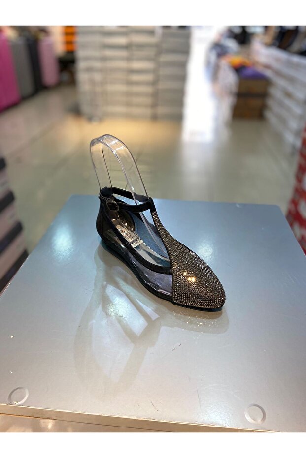 حذاء باليه مرصع بالأحجار من HIGHSOY - 2