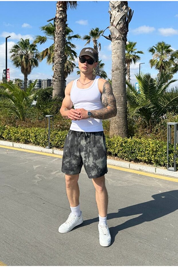 شورت باتيك كبير الحجم ممتاز - 2