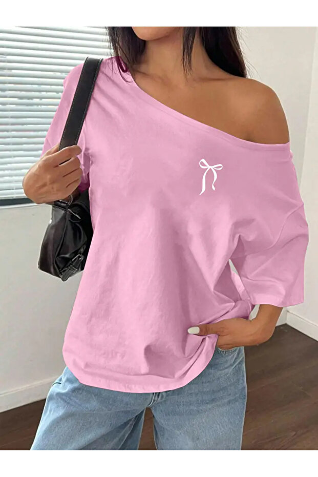 Women's Off Shoulder Boat Neck Mini Ribbon Printed T-Shirt
