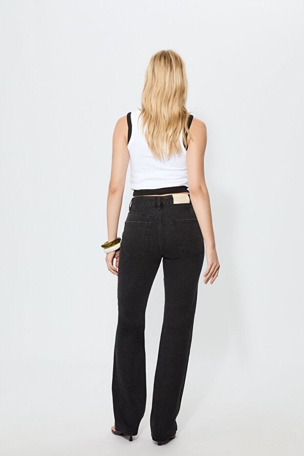 D98 Straight Fit Jean - 3