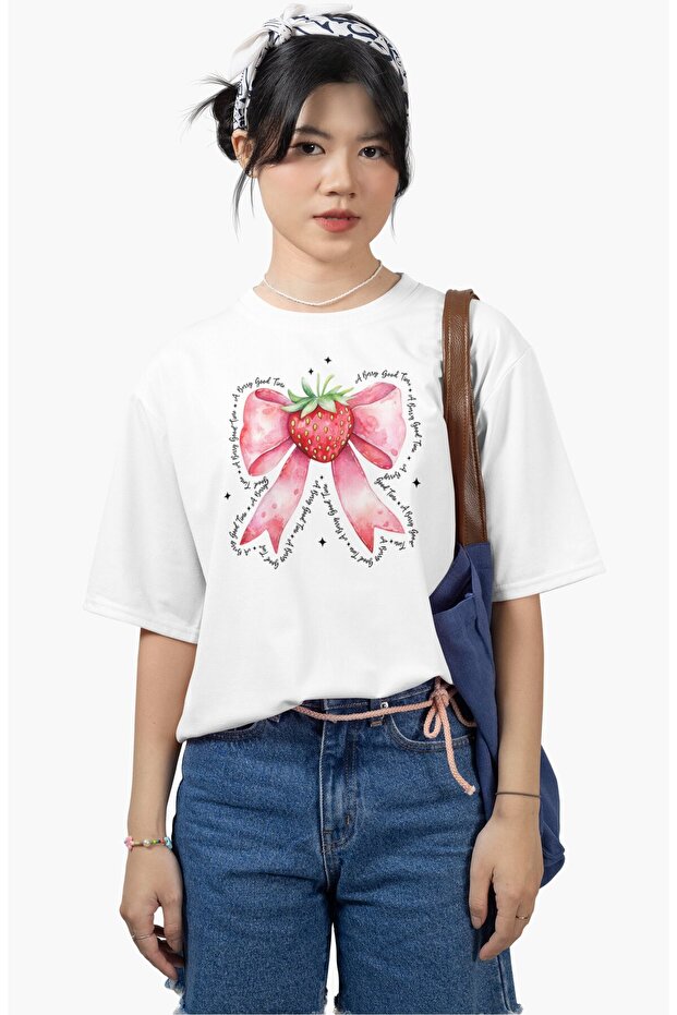 Oversize Strawberry Ribbon Printed T-Shirt, a Berry Good Time Written Crew Neck T-Shirt