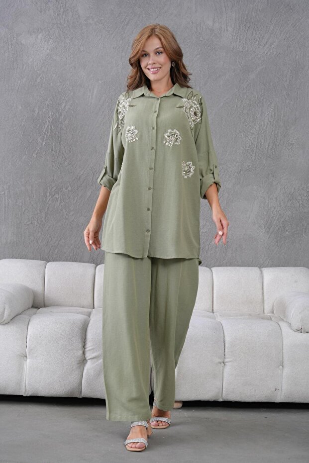Oversize Linen Set with Embroidered Stones
