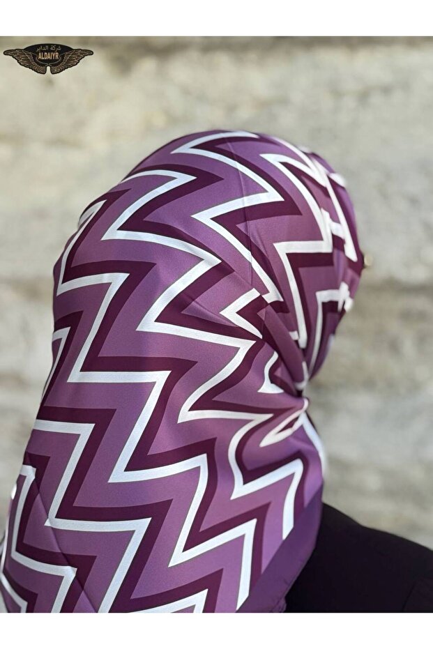 وشاح من نسيج حريري منقوش - 2