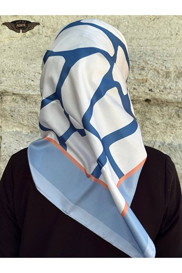 وشاح من نسيج حريري منقوش - 3