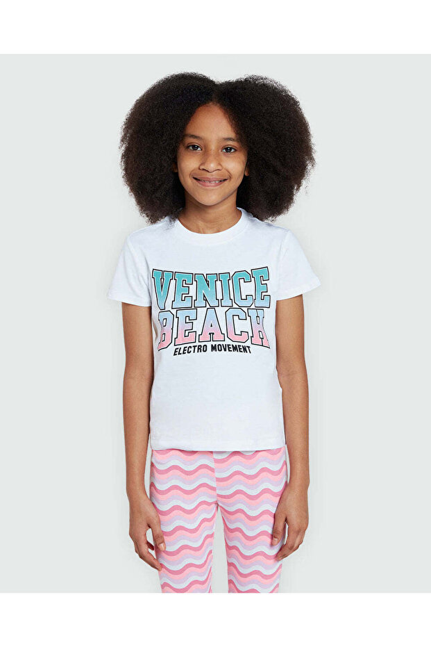 Brilliant White Tee – Girls’ Daily Essential