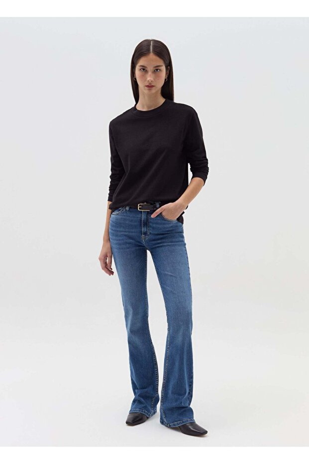Flare-Fit Jeans With Five Pockets