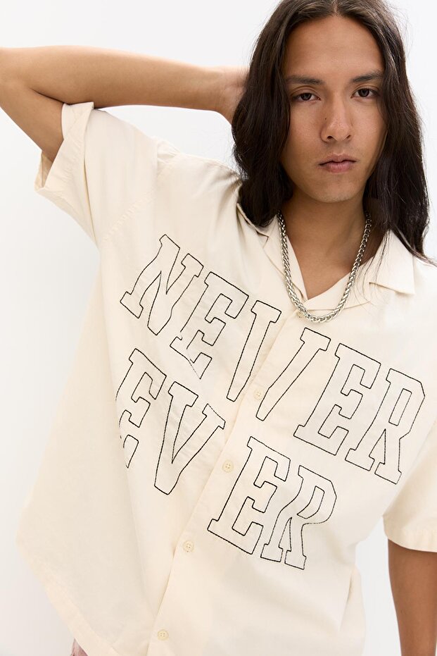 Yazılı kısa kollu gömlek - 5