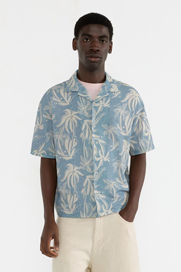 Mavi kısa kollu baskılı gömlek - 2