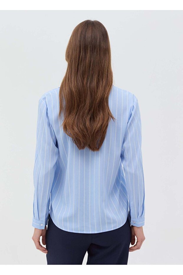 بلوزة فيسكوز برقبة على شكل حرف V - 4