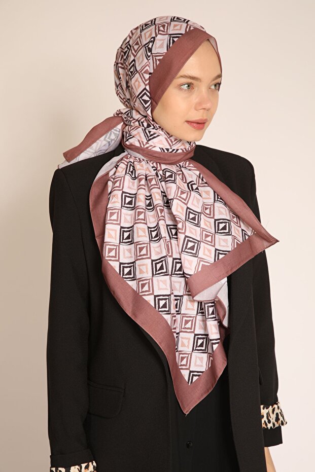 Akel Geometric Patterned Soft Shawl – the New Face of Modern and Elegant Style - 4
