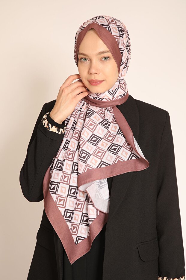 Akel Geometric Patterned Soft Shawl – the New Face of Modern and Elegant Style - 1