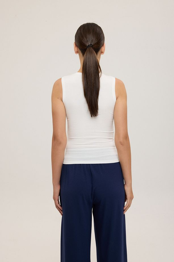 Ultra Soft Yuvarlak Yaka Kolsuz Bluz Ekru - 5
