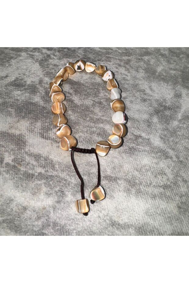 Distinctive shell bracelet - 1