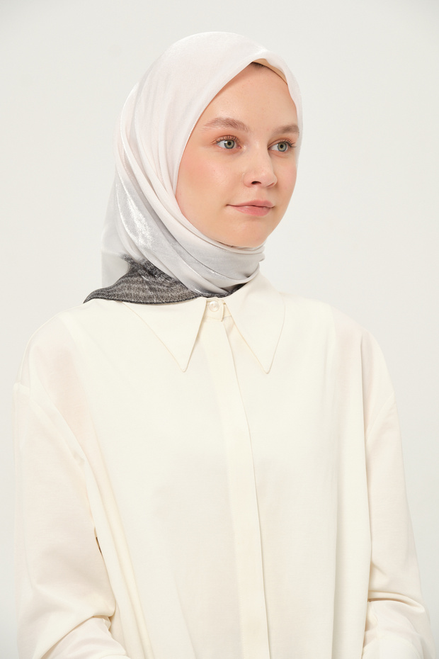 Amber Square Scarf 90X90 cm Non-Slip Fabric White