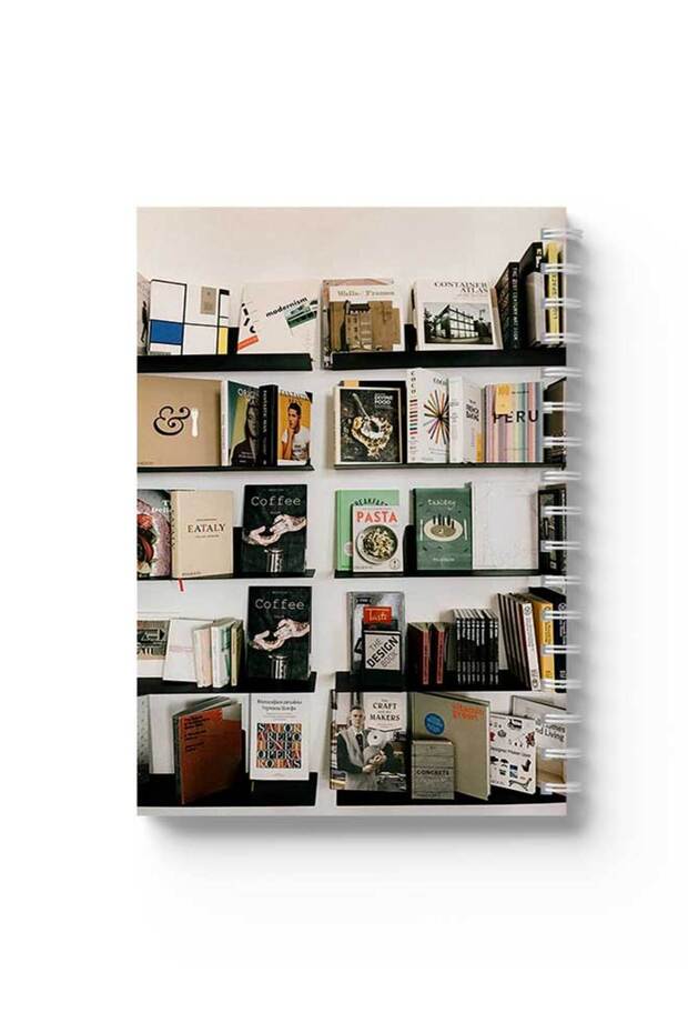 دفتر ملاحظات حلزوني مع غلافين أمامي وخلفي صلبين بتصميم كتب