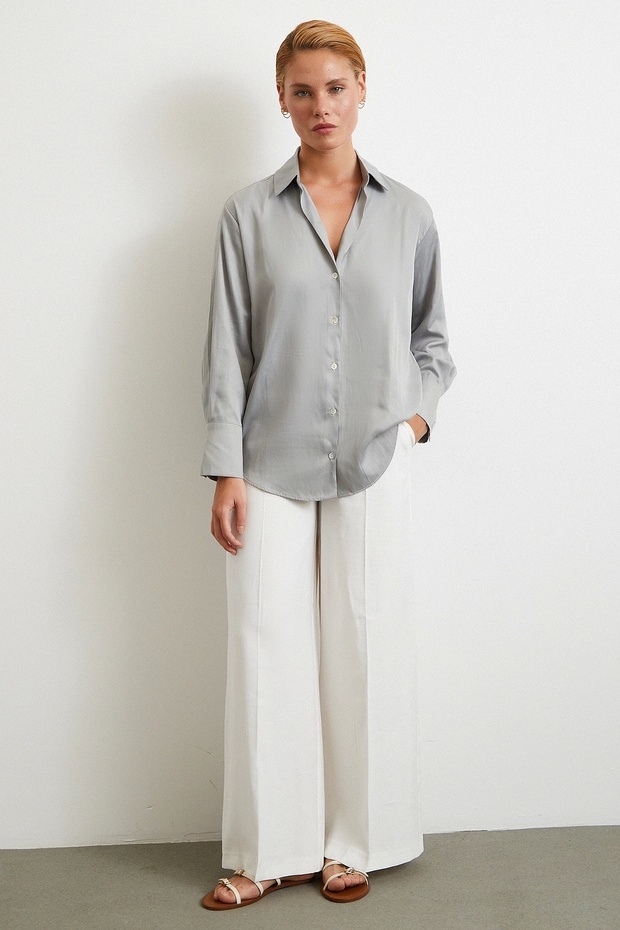 قميص بنمط قطري باللون الرمادي - 2