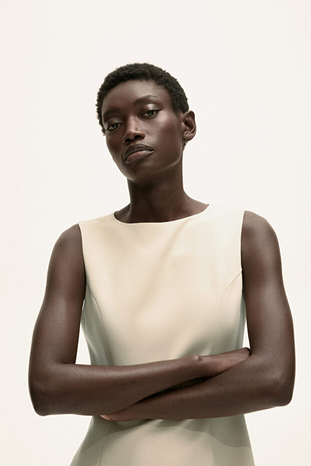 Bedene Oturan Elbise - 2