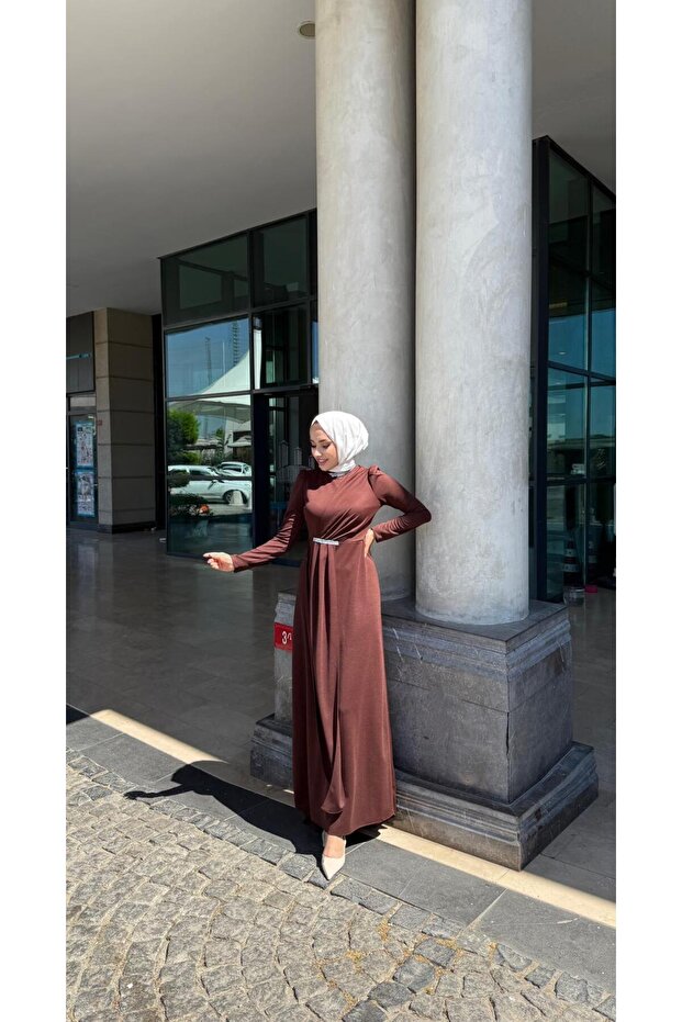 YAKA VE BEL TAŞ DETAYLI ÖRME CREP ELBİSE - 1