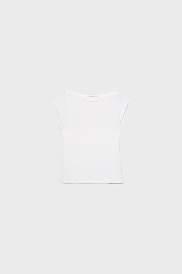 Geniş yakalı basic tişört - 5