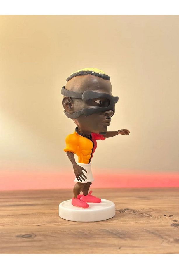 Osimhen Gẩlẩtẩsẩrẩy 3d Futbolcu Taraftar Biblo Figür Erkek Hediyelik Oyuncak Sarı Kırmızı Aslan - 4