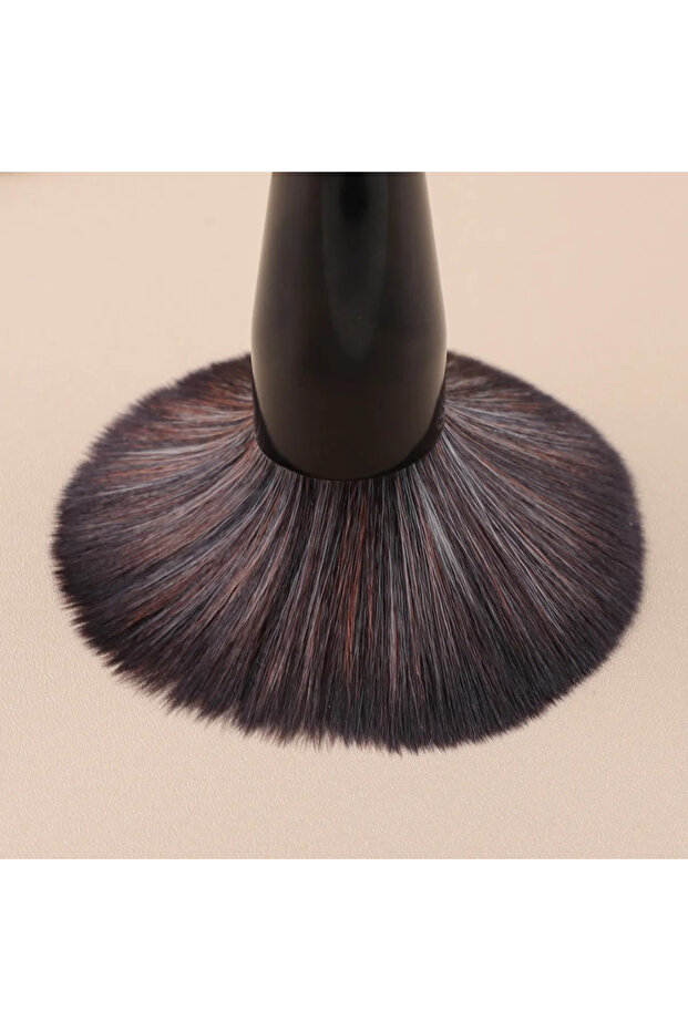 Makeup Brush for Powder and Blush - 4