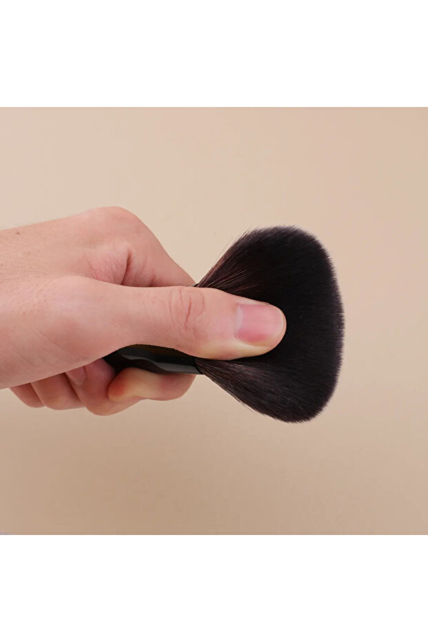 Makeup Brush for Powder and Blush - 3