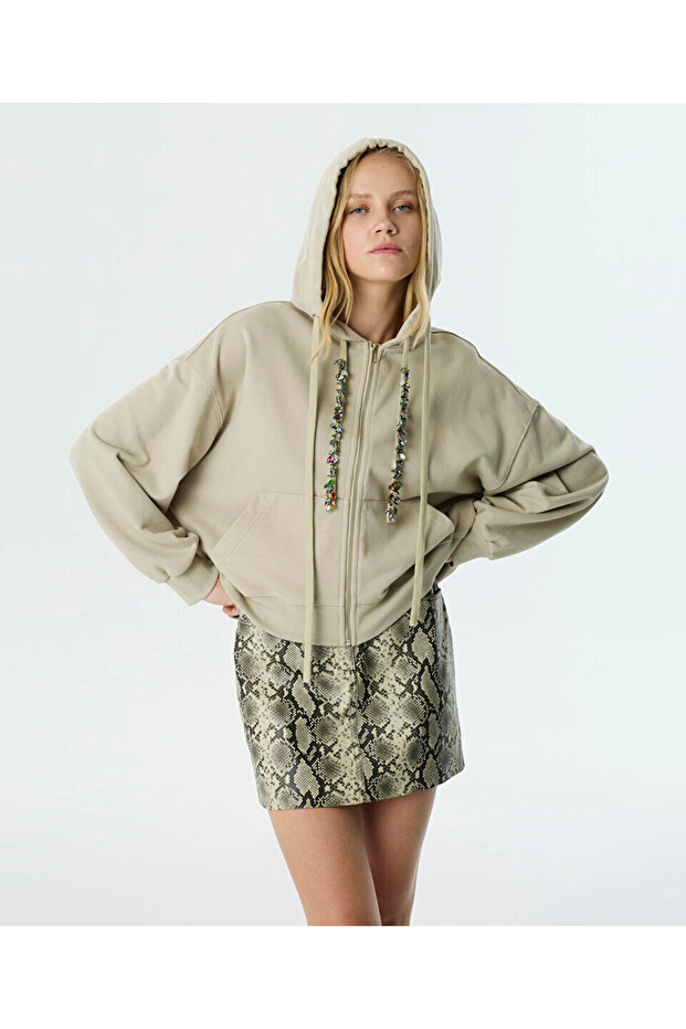 İŞLEMELİ KORDONLU SWEATSHIRT - 1