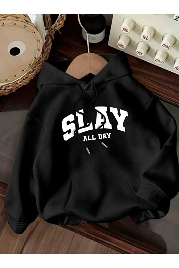 Slay All Day Printed Hooded Pocket Black Sweatshirt with Wool Inside