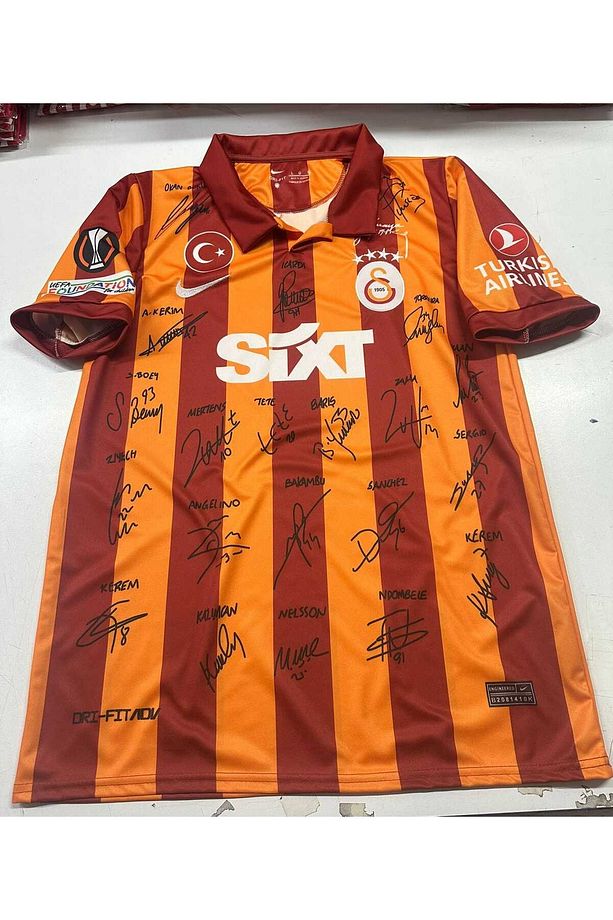 /G'.â.l.a.t.â.s.a.r.â.y 100. Yıl Mertens Forması (İMZALI) - 2