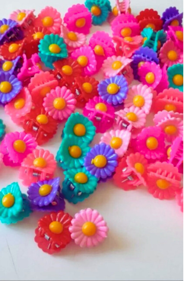 Colorful Daisy Peg Buckle 10 Pieces