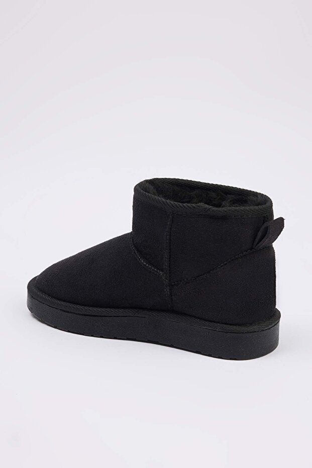 Schwarze Pelzgefütterte Damenstiefel mit runder Spitze und flachem Absatz TAKAW26BO00001 - 5