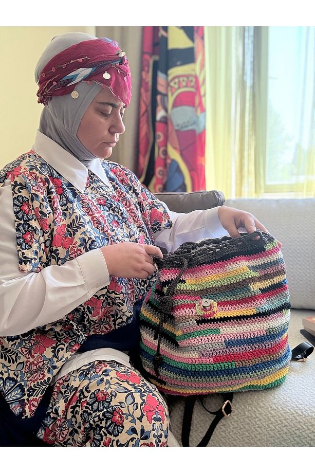 El Yapımı Renkli Örgü Sırt Çantası – Makrome & Kağıt İp, Astarlı, Bohem Stil - 7