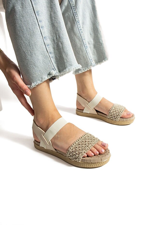 Bej Hasır Örgü Lastikli Sandalet - 1