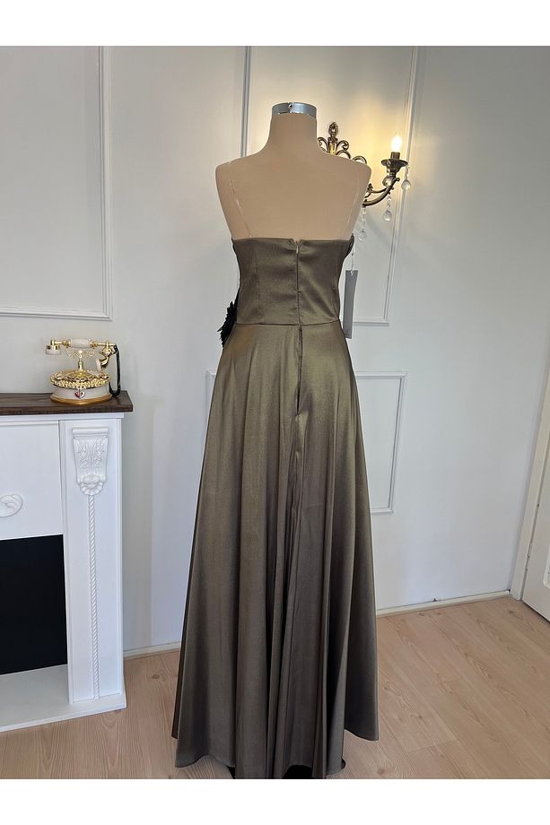 Haki yeşil drape detaylı çiçek aplikli abiye - 3
