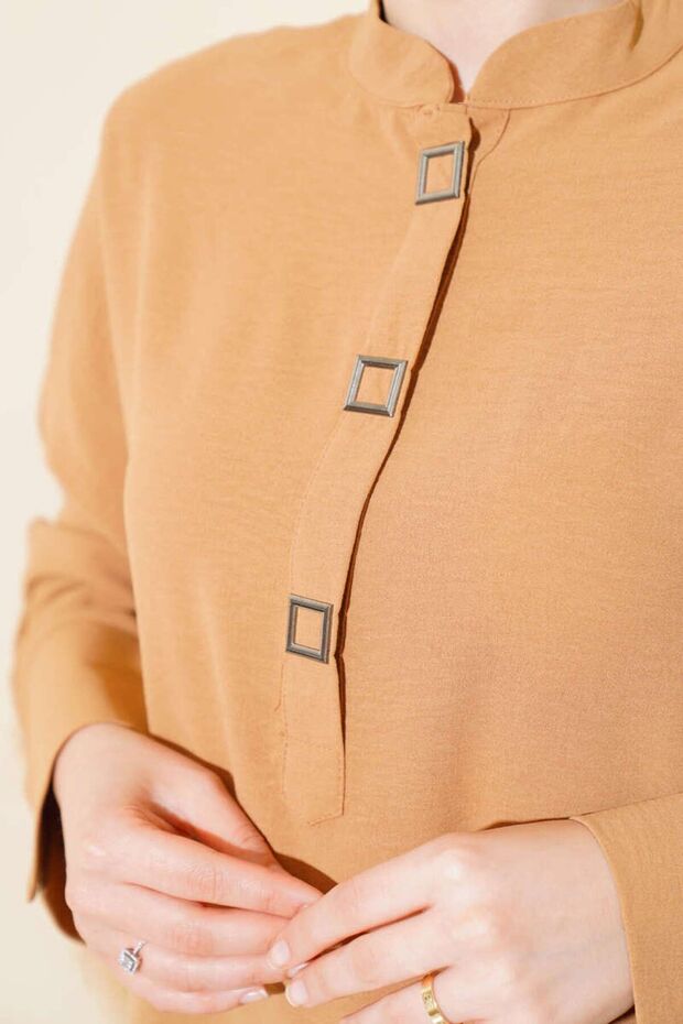 تونيك ذو ياقة مربعة وأزرار - 4