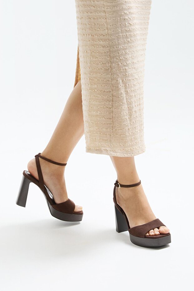Platform topuklu sandalet - 2