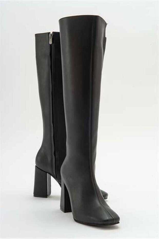 Black Skin Zippered Women's Boots