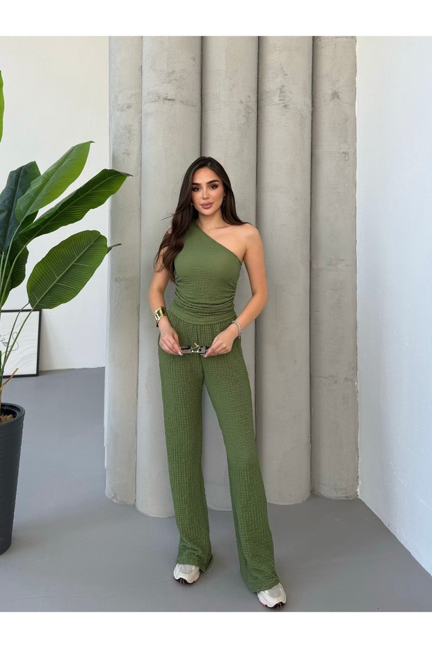 Women's Black Seersucker Fabric One Shoulder Crop Blouse and Wide Leg Pants Double Suit