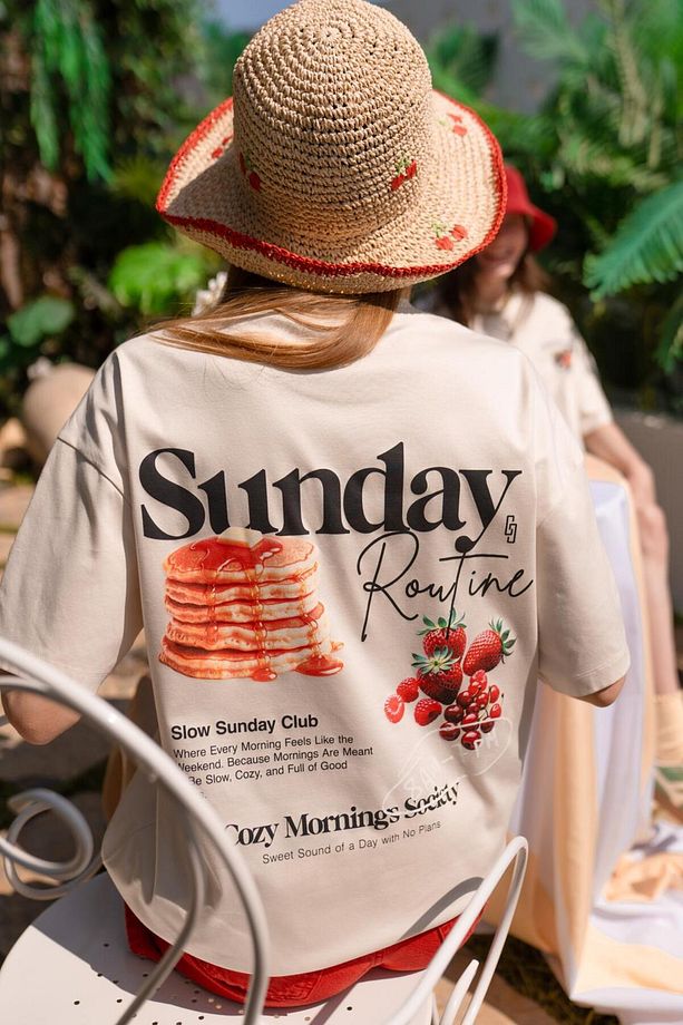 Sunday Routine Pankek Grafikli Oversize T-shirt - 1