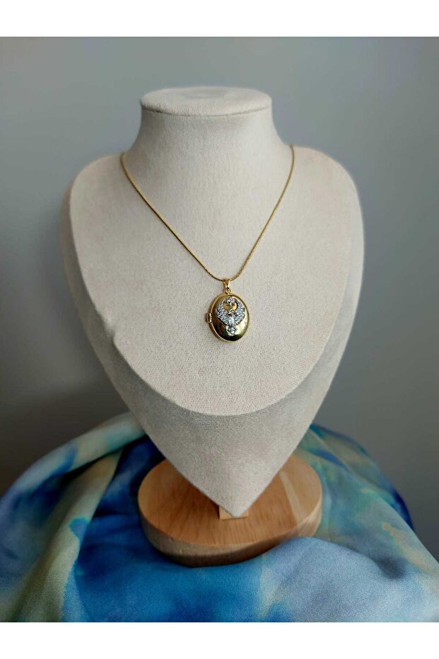 Zircon Stone Gold Alya Anka Necklace
