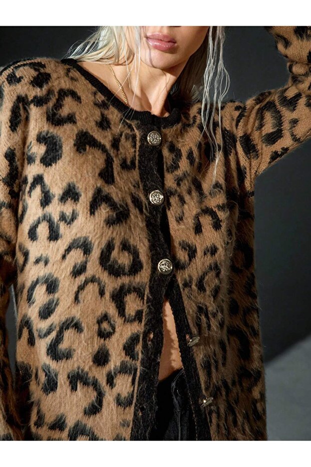 Leopard Pattern, Standard Size, Soft Buttoned Cardigan - 5