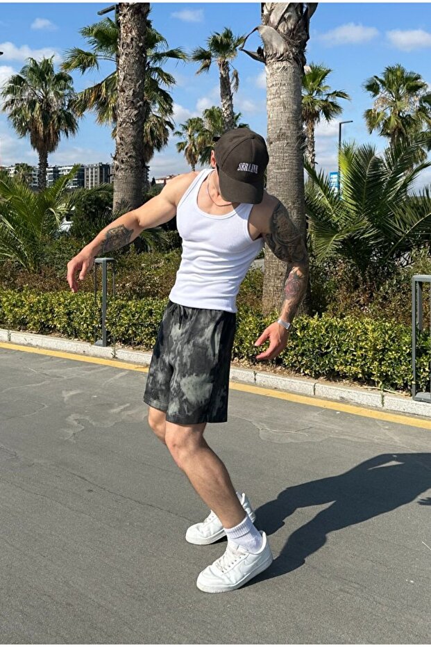 شورت باتيك كبير الحجم ممتاز - 4