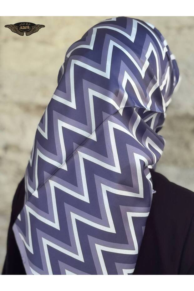 وشاح من نسيج حريري منقوش - 2