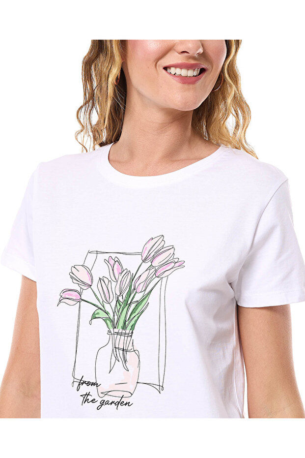 تي شيرت نسائي أبيض برسومات أساسية مقاس 8-18 - 4